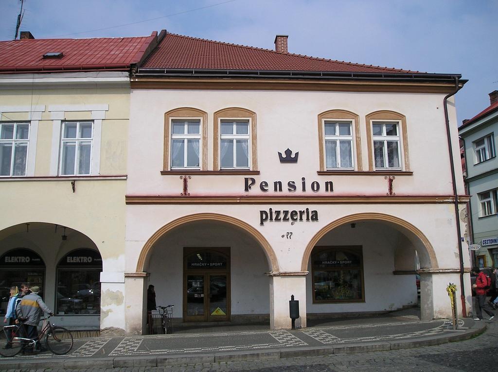 Penzion U Ceske Koruny Їчін Екстер'єр фото